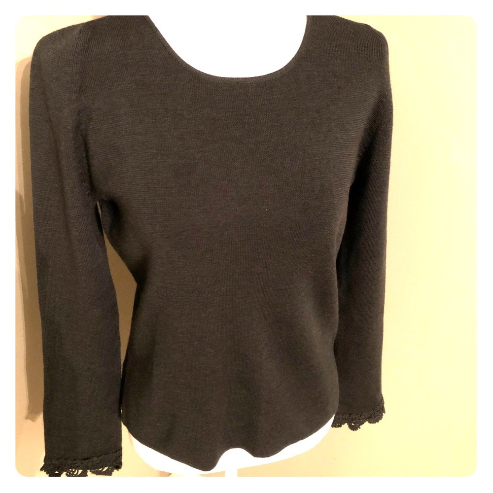 Knit Top w/ Detail at Wrists